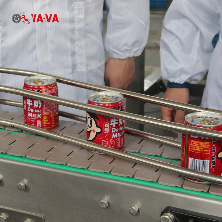 Plastic flat-top (table-top) chain conveyor carrying drink cans between stainless guide rails (third-party reference photo)